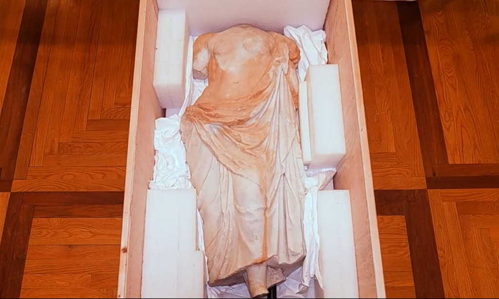 Stolen Antiquities Return Home to Greece