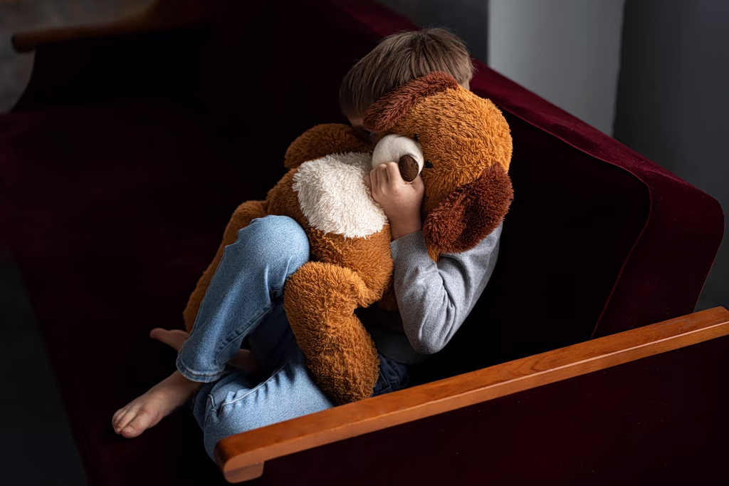 Two Minors Arrested in Lavrio Over Child Pornography Case