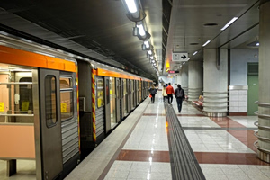 Early Metro Closures Disrupt Athens Commuters