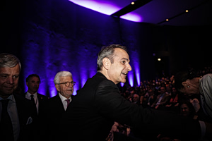 Mitsotakis Heads to UAE and Jordan Amid Escalating Gulf Tensions