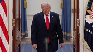 Trump Says Iran Ceasefire Holds Despite Gulf Clashes