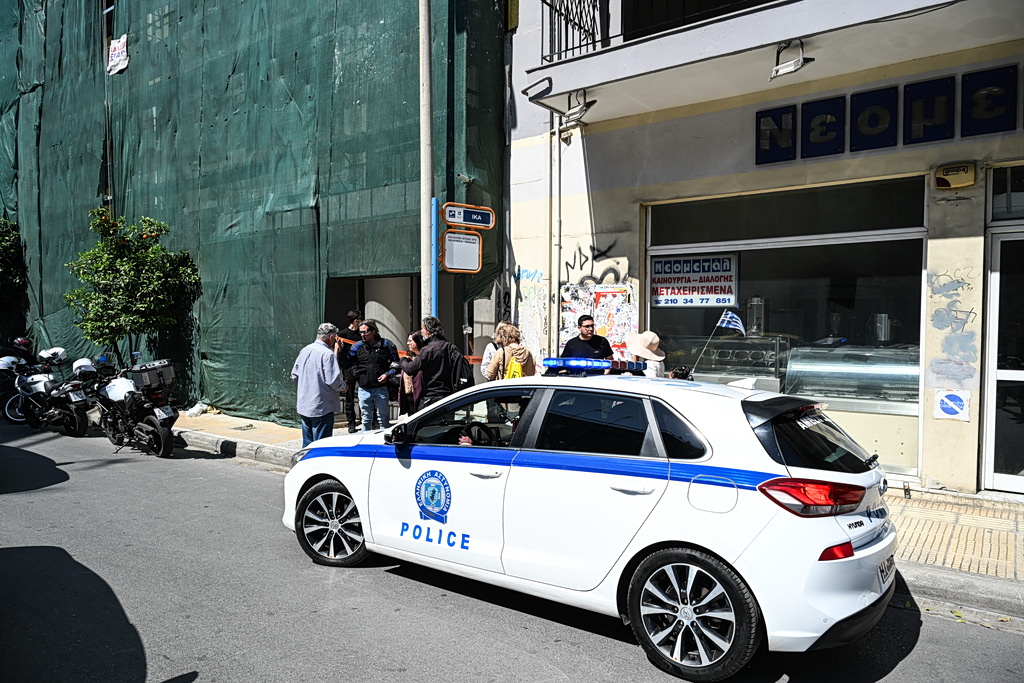 Elderly Man Found Dead in Yard, Foul Play Suspected