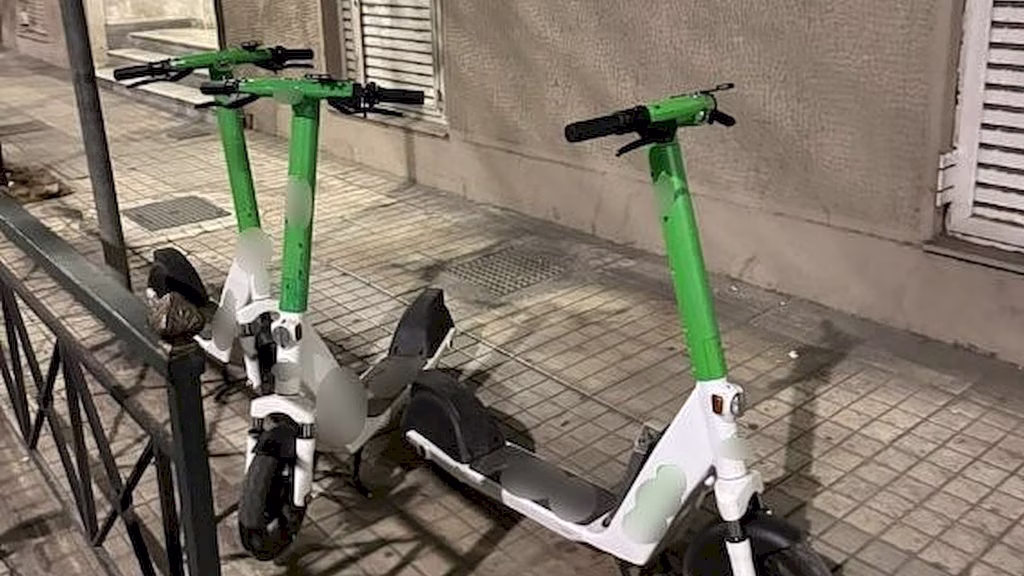 Thessaloniki Police Arrest Teen For Migrant Smuggling After E-Scooter Chase