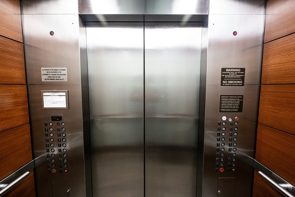 Greece Warns of Fines for Unregistered Elevators