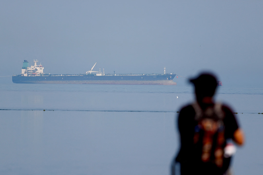 US Extends Russian Oil Waiver Amid Global Supply Crunch