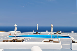 Greek Hoteliers Raise Concerns Over New Tourism Plan