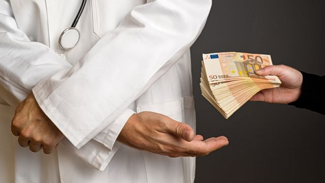 Probe Launched After Doctor Caught Seeking Cash Payment