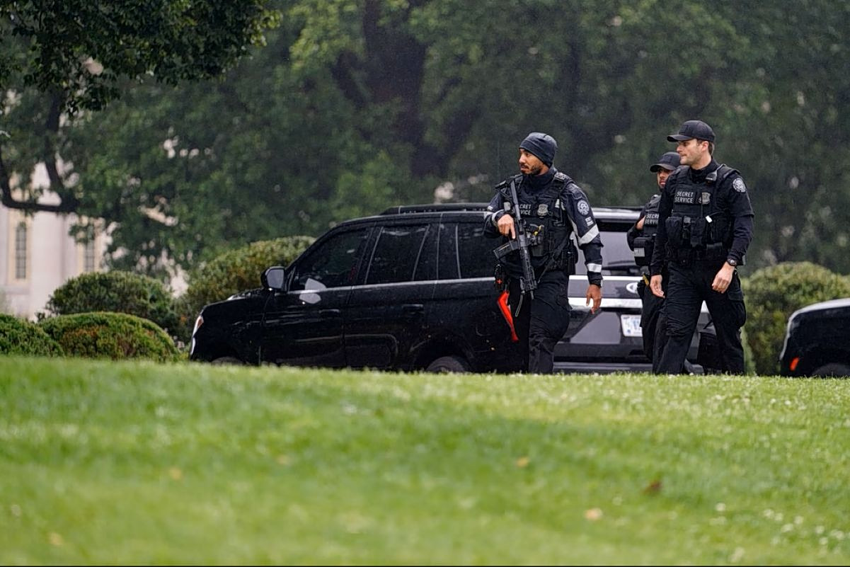 Gunfire Near the White House Leaves Suspect Dead