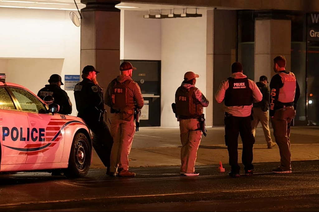 Gunfire Near the White House Leaves Suspect Dead