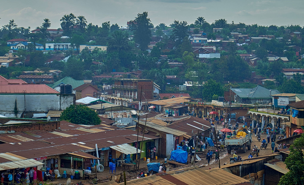 Ebola Outbreak in DR Congo Tops 900 Suspected Cases