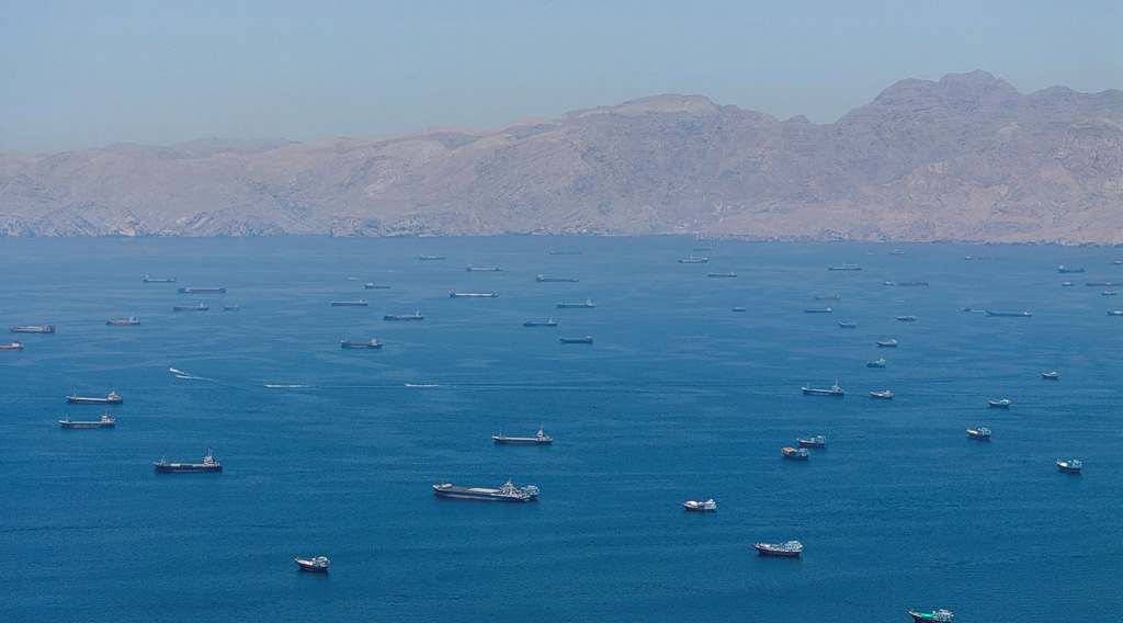 Oil and LNG Tankers Resume Hormuz Transit to Asia