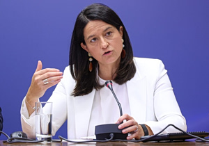 Greece Moves to Close Gender Pay Gap
