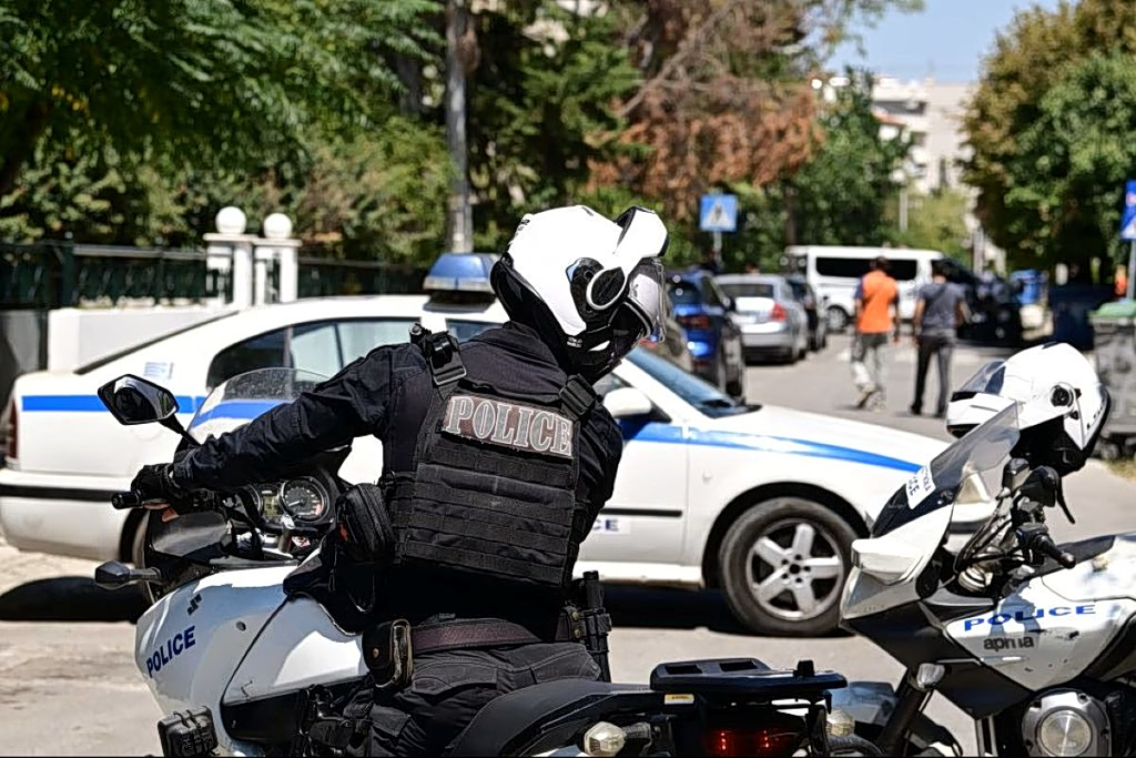 Teen Clash in Thessaloniki Leaves 14-Year-Old Hospitalized