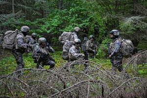 How a Tiny Baltic Nation Is Preparing for Possible War With Russia