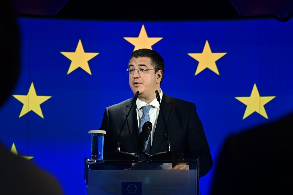 European Tourism Resilient, Says Tzitzikostas in EU Update