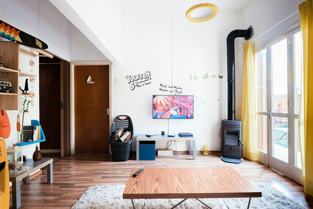 Fake Airbnb and Job Scam Nets Suspect €85,000