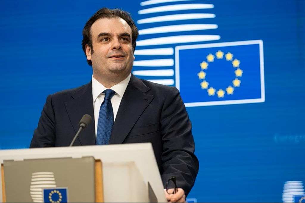 Pierrakakis Attends OECD Ministerial Meeting in Paris