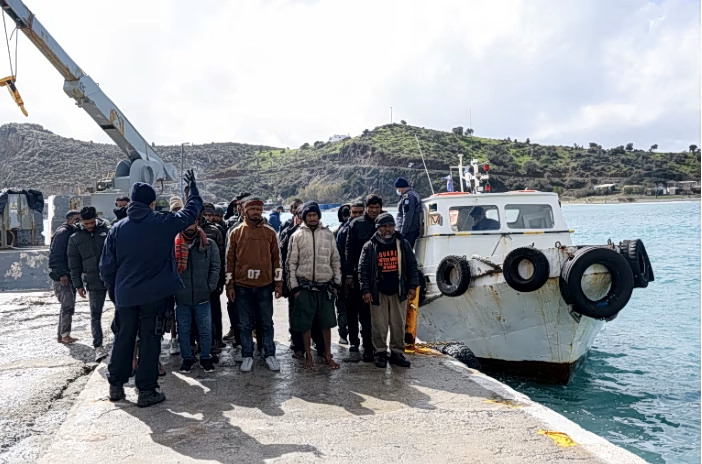 Surge in Μigrant Boats Fuels Pressure on South Crete as Arrivals Mount