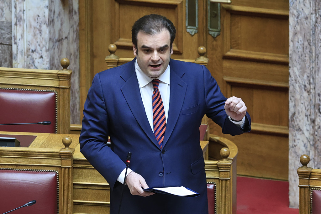 Greece Raises Protected Deposit Floor to €1,600