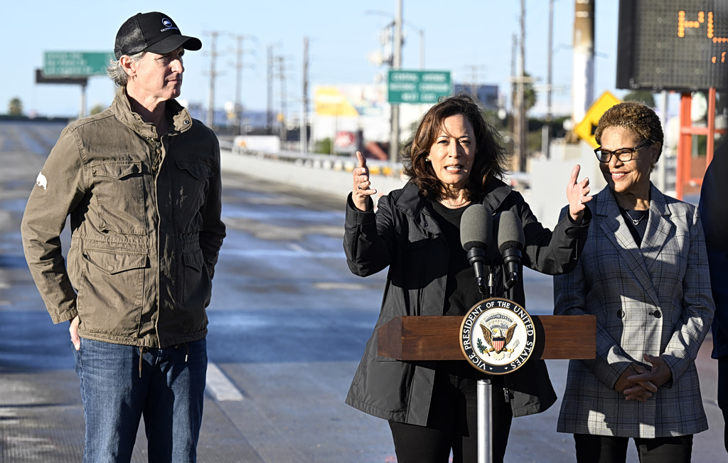 ‘Like Two Cats Circling’: Kamala Harris and Gavin Newsom Weigh a 2028 Showdown