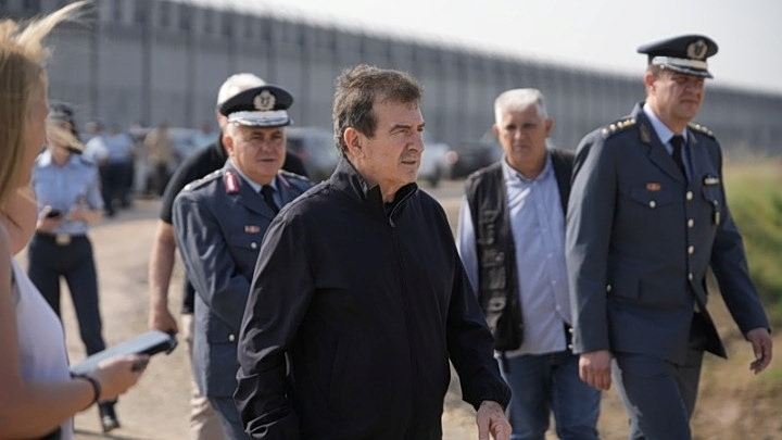 Athens to Expand Evros Border Fence as Migration Flows Ebb: Minister