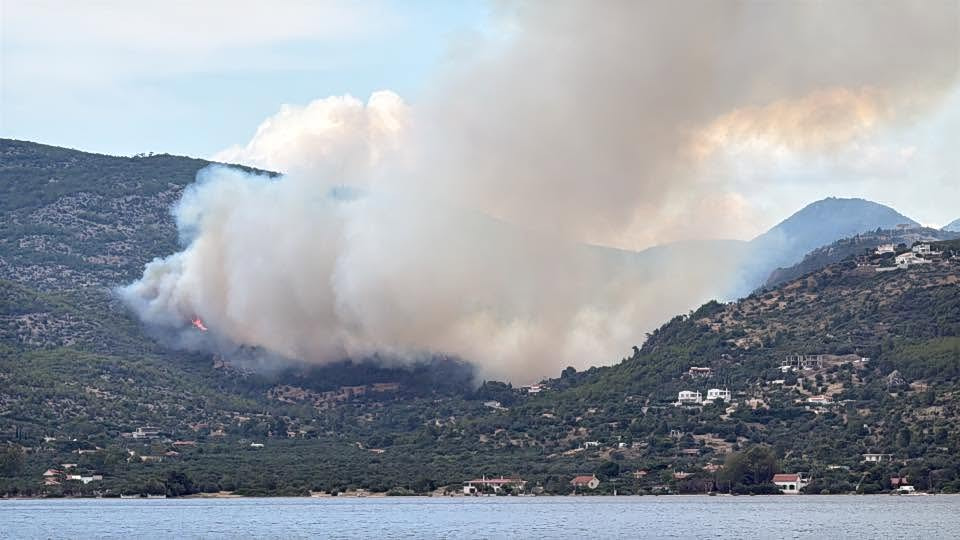 Wildfire Breaks Out Near Lake Vouliagmeni in Loutraki