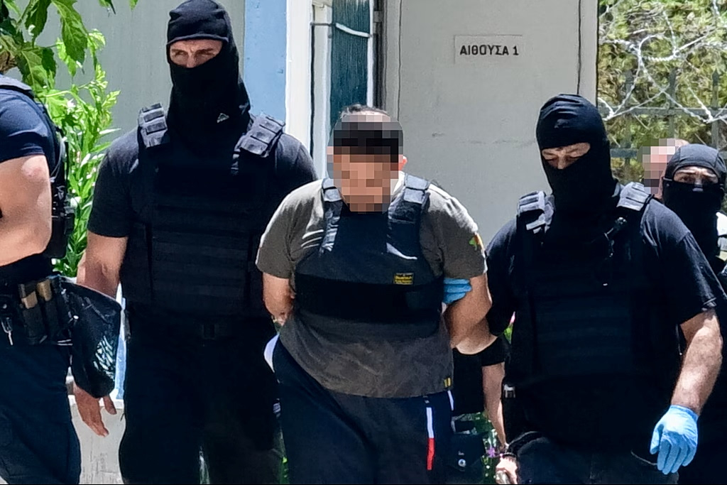 Photo Shows Suspected Hamas Operative Before Malaysia Trip