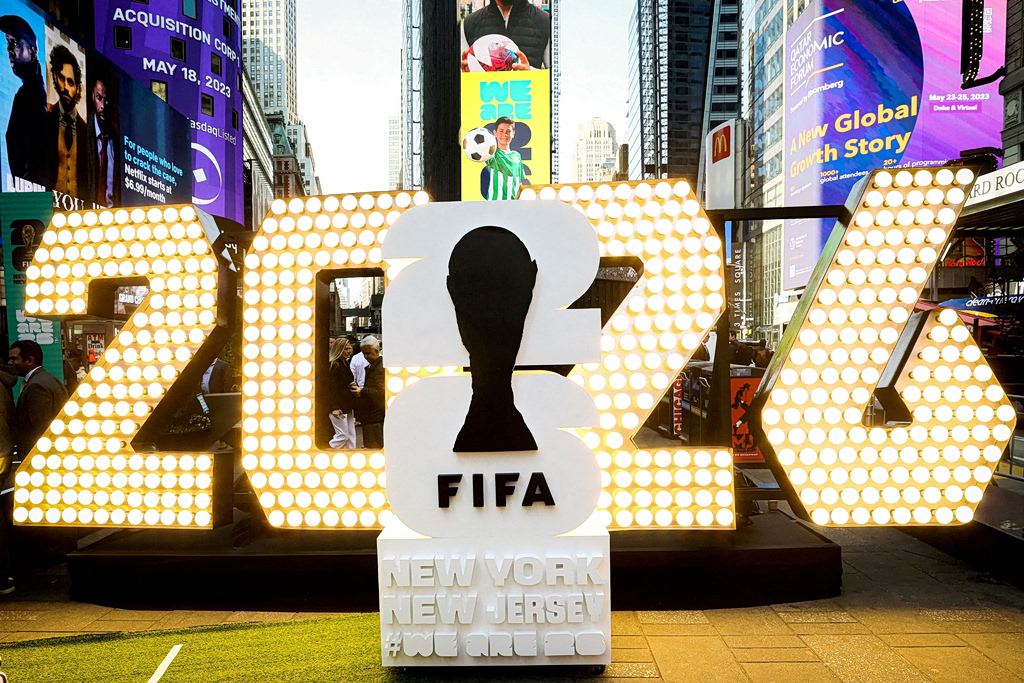 The Airline Analyst Who’s Getting Paid to Watch Soccer
