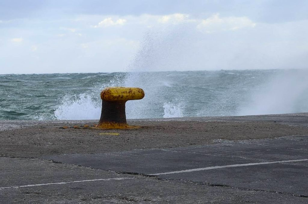 Ferry Collision Splits Rafina Port Pier in Two