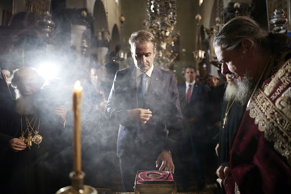 Greek Bill Hands Bishops Raises of Up to 95% as Elections Loom