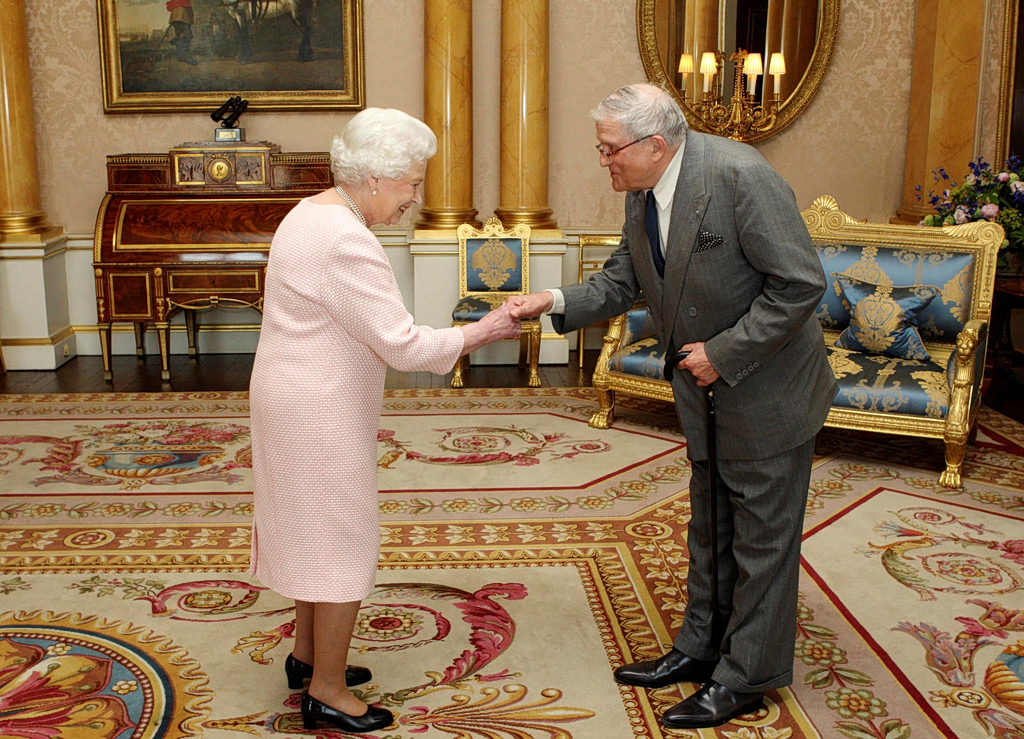David Hockney, a Trans-Atlantic Titan of Art, Dies at 88