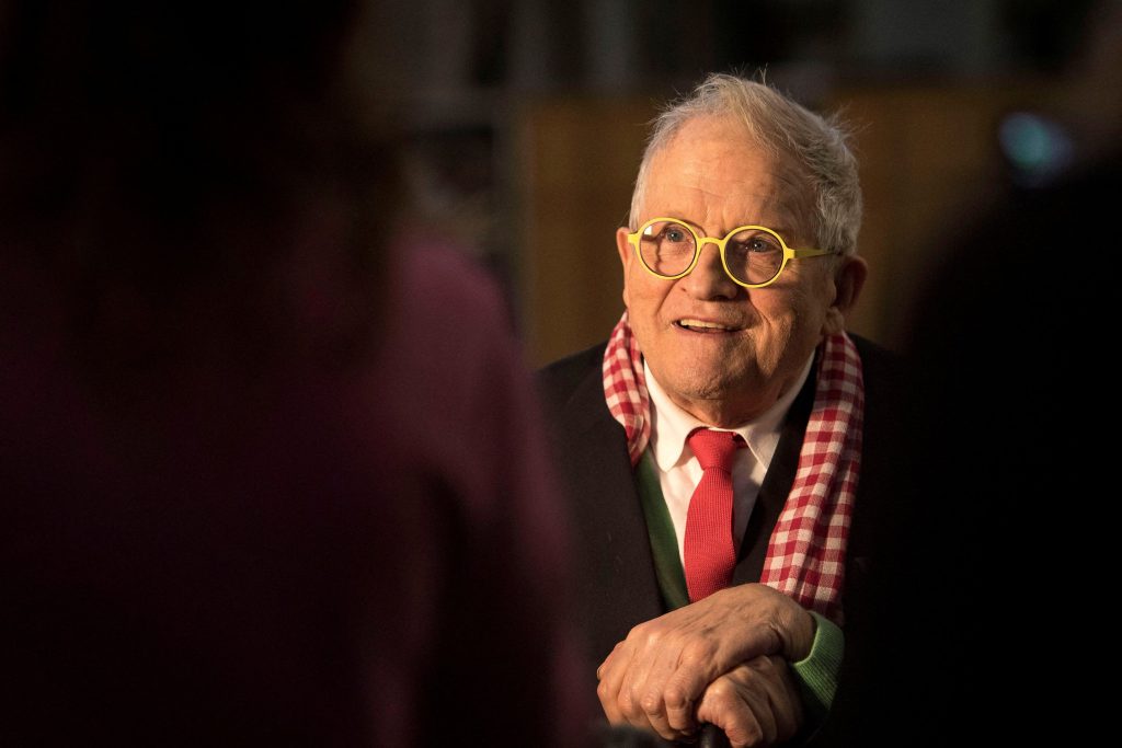 David Hockney, a Trans-Atlantic Titan of Art, Dies at 88