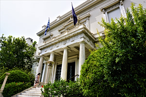 ‘Grand Tour’ Brings UK Art Collection to Benaki Museum