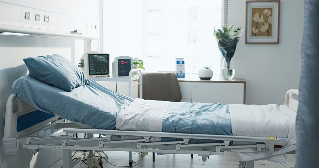 Greece Public Health System SOS: Closed ORs, Fewer ICU Beds