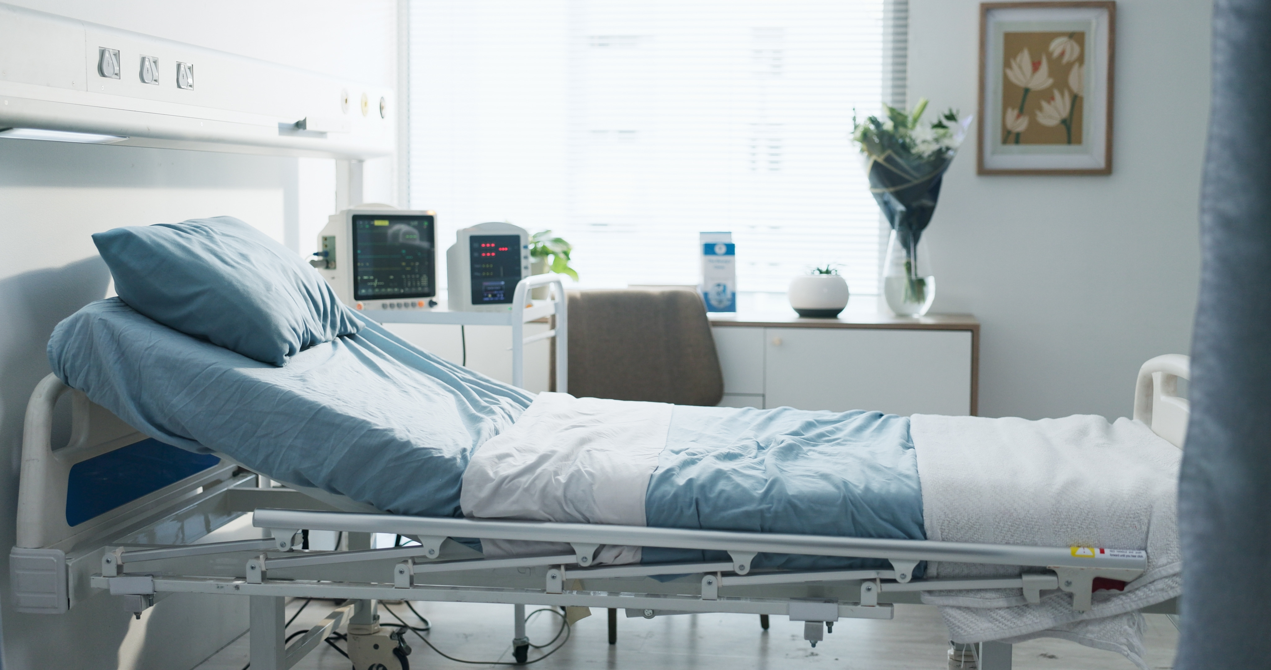 Greece Public Health System SOS: Closed ORs, Fewer ICU Beds
