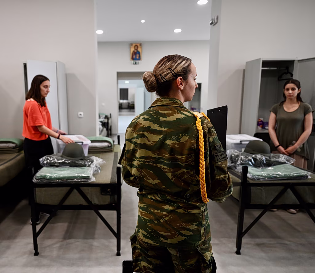 Early Dropouts Sound Alarm Over Women’s Voluntary Service