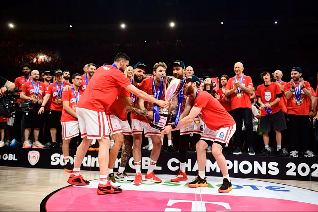 Olympiacos Complete a Golden Season with Basket League Title