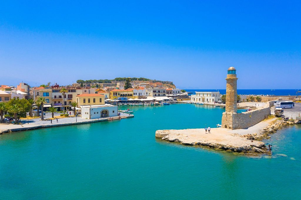 Greece’s 2026 Tourism Season Shaped by Last-Minute Bookings