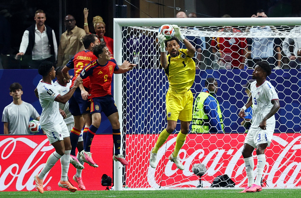The 40-Year-Old Goalkeeper Who Just Shut Out the World Cup Favorites