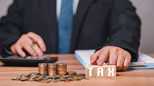 Cash Gifts and Tax Traps: What Greeks Need to Know