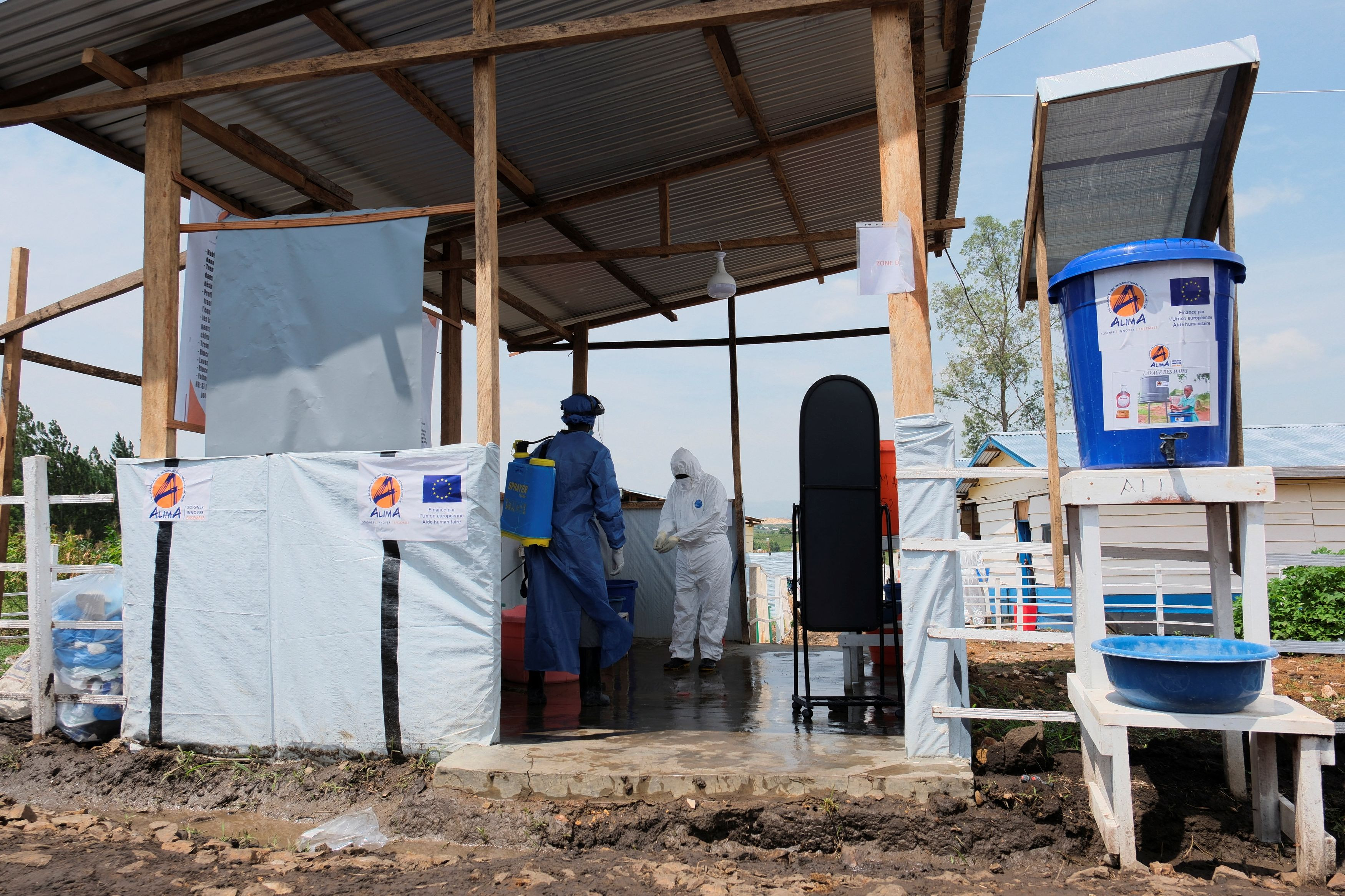 G7 Leaders Call for Coordinated Response to Ebola Outbreak