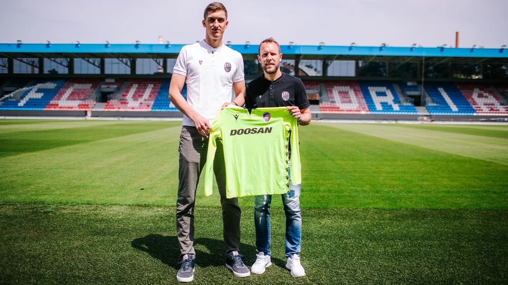The Tallest and Shortest Player in the World Cup