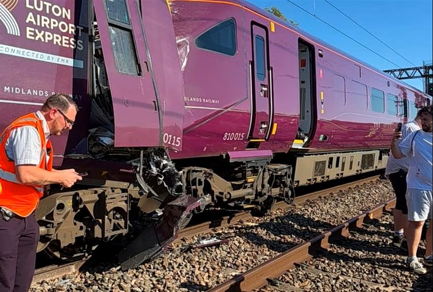 Two Passenger Trains Collide Near London, Injuring Dozens
