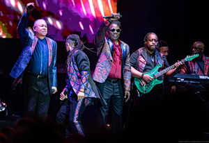 The Business Deal That Tore Apart Earth, Wind & Fire