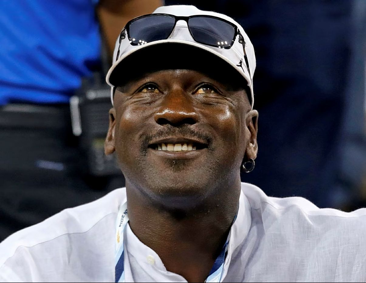 Michael Jordan Continues Greek Island Getaway with Stop in Kefalonia