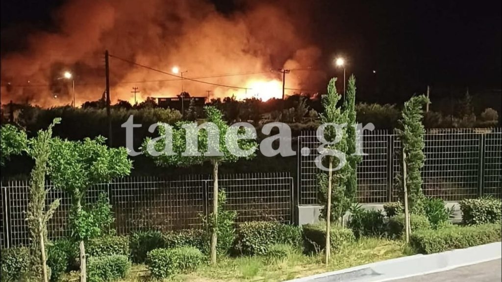 Wildfire Breaks Out Near Keratea as Firefighters Battle Strong Winds