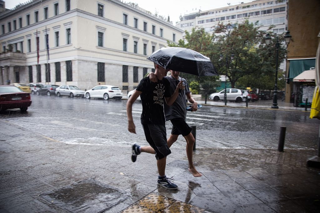 Rain and Storms Expected Across Mainland Areas