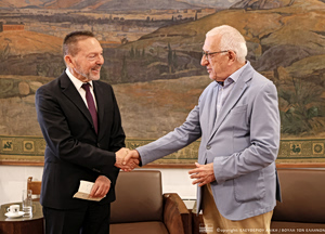 Bank of Greece Ties Stronger Growth to Mideast Peace
