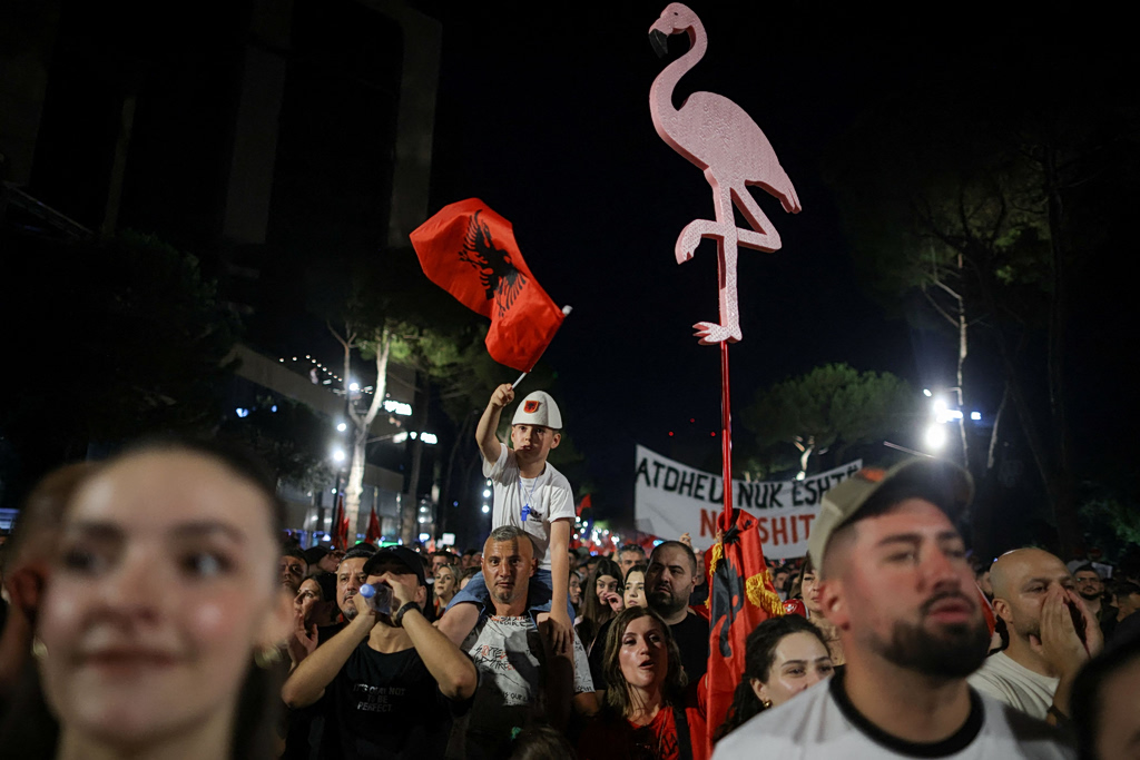 “Either Revolution or Migration”