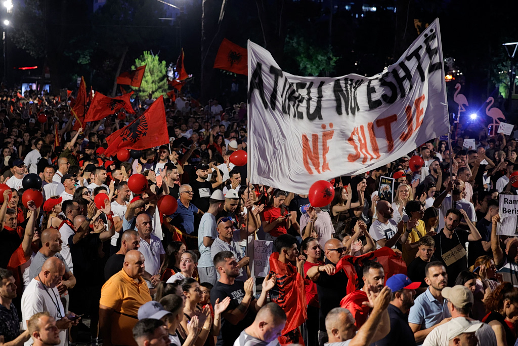 “Either Revolution or Migration”